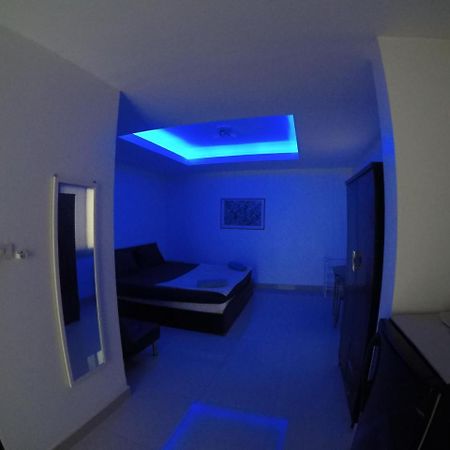 French Connection Hotel Pattaya Bagian luar foto