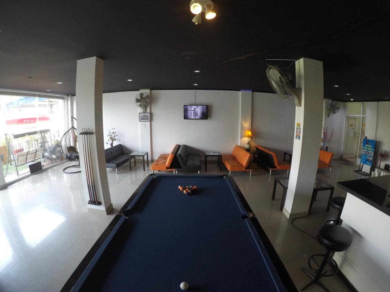 French Connection Hotel Pattaya Bagian luar foto