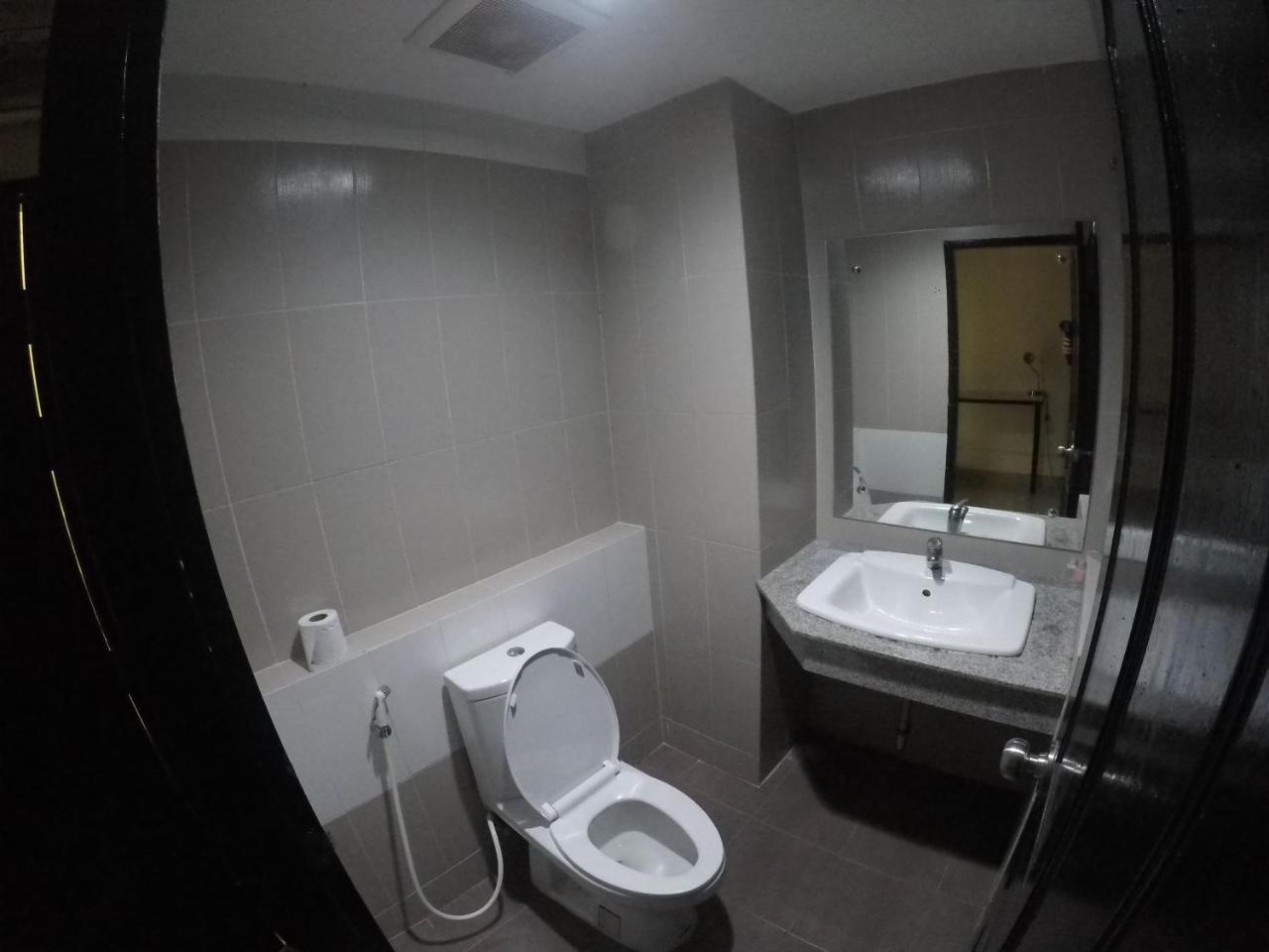 French Connection Hotel Pattaya Bagian luar foto