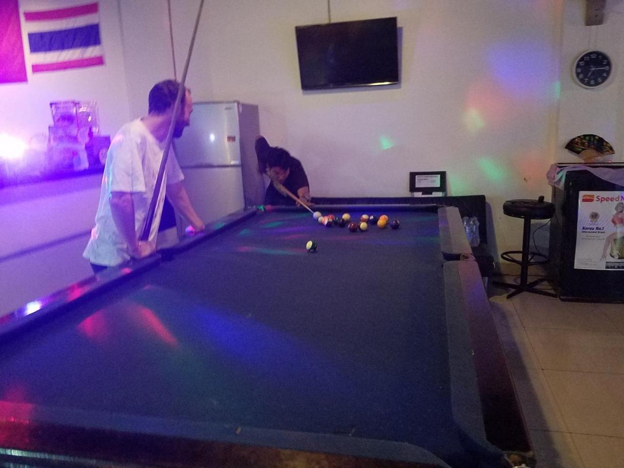 French Connection Hotel Pattaya Bagian luar foto